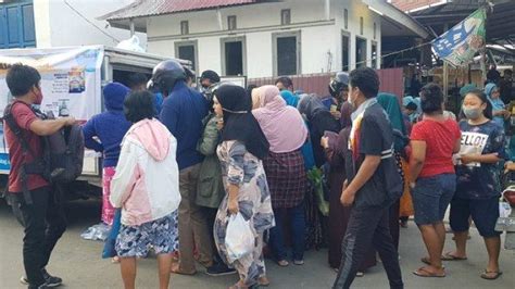 Bulog Sulteng Gelar Pasar Murah Hari Berturut Turut Warga Borong