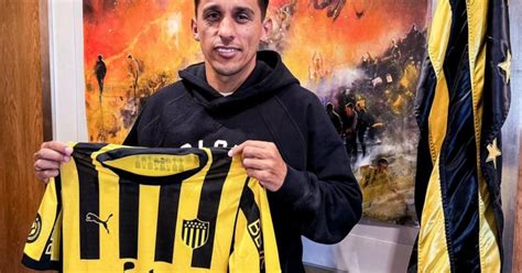 Peñarol presentó oficialmente a Damián Suárez como nuevo refuerzo