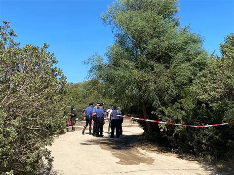 Olbia Esplode Camper Sulla Spiaggia Di Bados Muore Bimbo Di 10 Anni