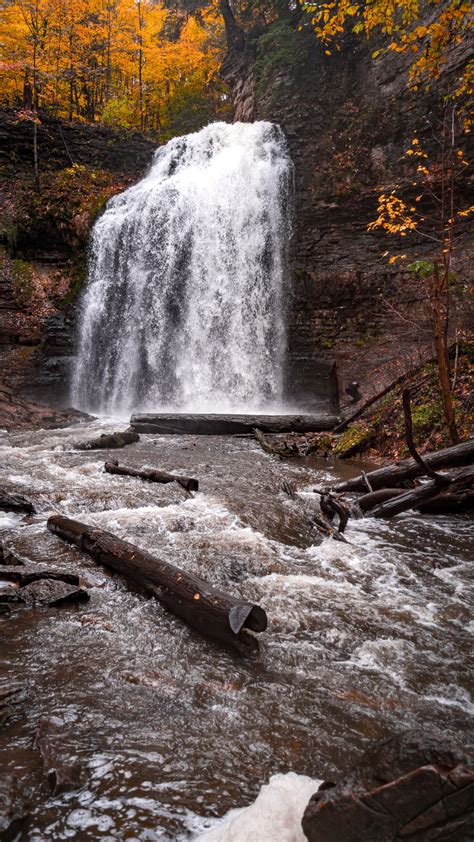 Hamilton Waterfalls: A Beautiful Natural Landmark [Photos] | Village