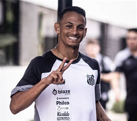 Oi Sumido Ngelo Volta A Ser Reserva Do Santos E V Outra Joia Da