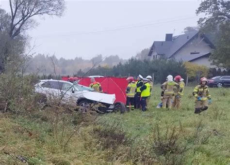 Miertelny Wypadek Pod Zgierzem Latka Le A A Poza Pojazdem Zdj Cia