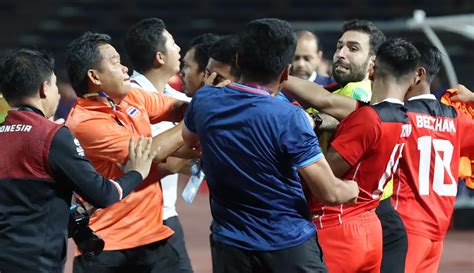 Foto Deretan Sanksi AFC Kepada 3 Pemain Dan 4 Ofisial Timnas Indonesia