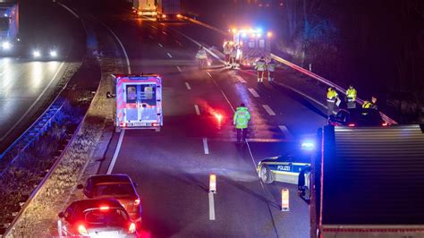 Zwei Verletzte Bei Unfall Auf A66 Unwetter Mit Glatteis Und