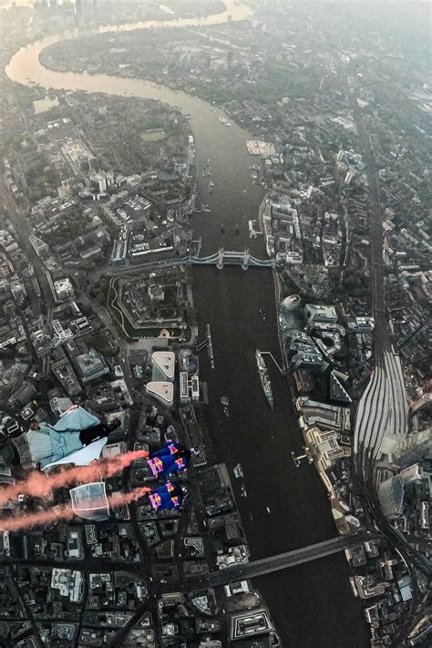 Red Bull Tower Bridge Wingsuit Flight Livetts