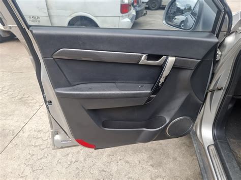 HOLDEN CAPTIVA CG 09 2006 11 2009 LEFT FRONT DOOR TRIM CX LX SX TYPE