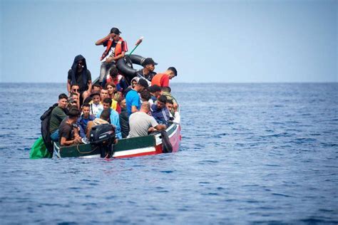 Cinq Morts Dont Enfants Dans Le Naufrage De Deux Bateaux De Migrants