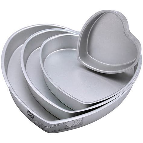 Wilton Decorator Preferred Cake Pan Set Heart 4 Ct 2105 606