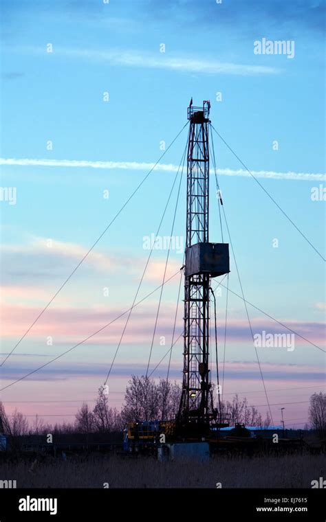 Drilling Rig Hi Res Stock Photography And Images Alamy