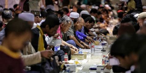 Pan Bela Jokowi Larangan Buka Puasa Bersama Untuk Pejabat Bukan