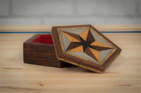 Making A Wood Box With Veneer Inlay And Marquetry