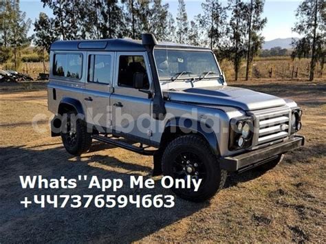 Acheter Occasion Voiture Land Rover Defender Gris à Kampala Ouganda