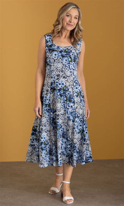 Anna Rose Textured Floral Print Midi Dress In Blue Klass