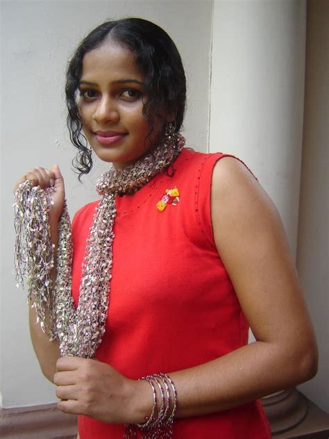 Hot Photo Of Sexy Sri Lankan TV Actress Umayangana Wickramasinghe Only Naked Girls