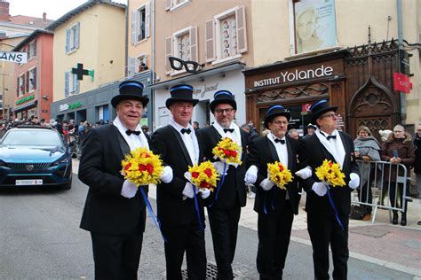 Beaujolais Conscrits Des Classes En De Villefranche Sur Sa Ne