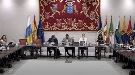 El Parlamento Canario Prorroga Cuatro Meses La Comisión De