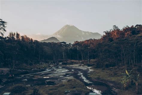 Uncover Merapi's Beauty: Volcano Tourism - Thuyloi4a