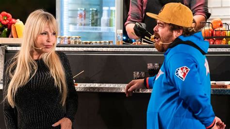 Impactantes Las fotos de Mónica Gonzaga en bikini a los 65 años que paralizaron la red