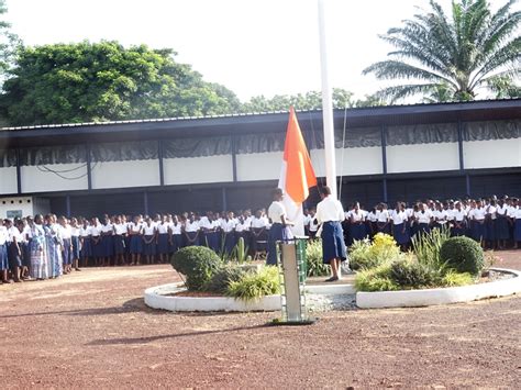 C Te Divoire Le Lyc E Sainte Marie De Cocody Offre Plus De