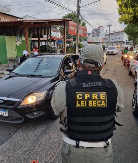 Lei Seca autua trinta condutores e prende idoso embriagado em Mossoró