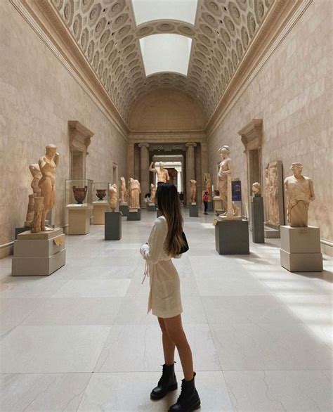 Pin di 𝐽𝑈𝐿𝐼𝐴 𝑆𝑇𝑈𝑇𝑍 su art museum Idee foto instagram Parigi