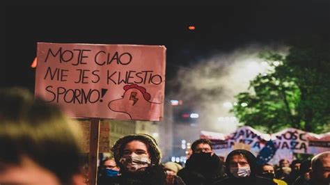 Darmowa aborcja dla Polek Kolejne kraje oferują swoje wsparcie Popularne