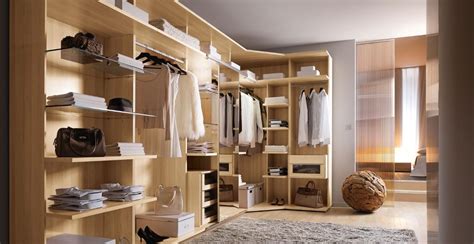 Custom Reach In Closet Design – Madison Art Center Design