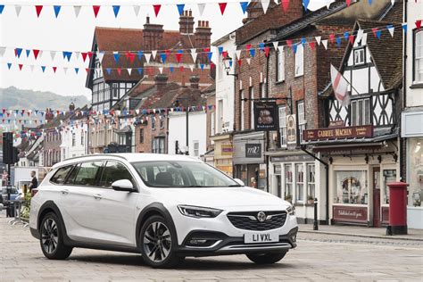 White 2018 Vauxhall Insignia Country Tourer Shines In New Press Photos