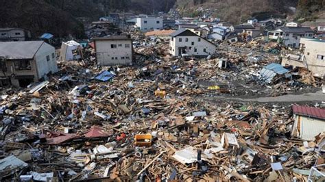 Hong Kong A Ilerleyen Metrelik Korkun Tsunami Aniden Kayboldu