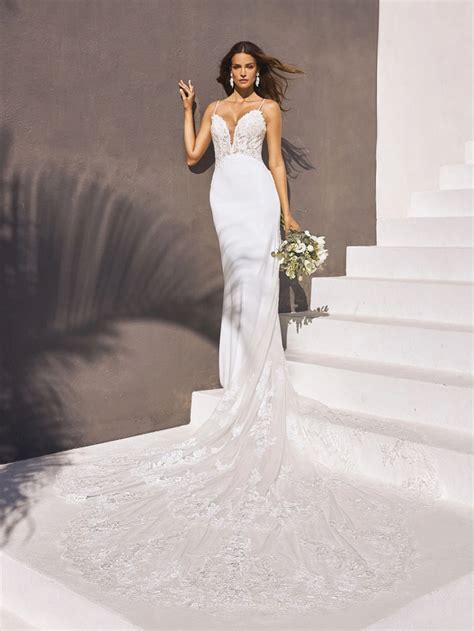 Pronovias Izara Town And Country Bridal