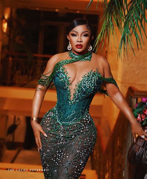 Glam Look Of The Day Toke Makinwa Stuns In A Green Lace Dress