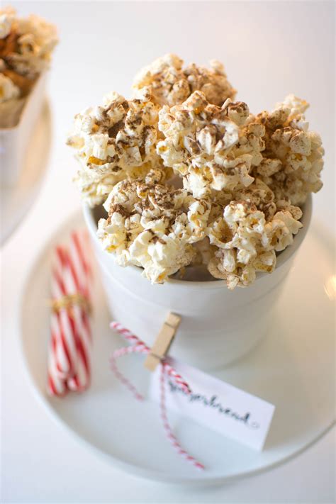 How to set up a Holiday Popcorn Bar This Holiday Season