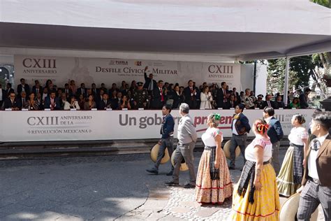 Con desfile cívico militar Puebla conmemora el 113 aniversario del