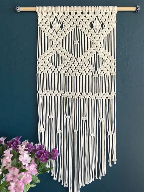 macrame wallhanging for beginners - My French Twist