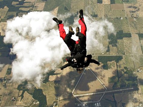 104 Year Old Woman Aims For Record As The Worlds Oldest Skydiver