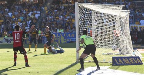 Así Fue El Gol Sobre La Hora De Newell S Que Cortó Una Racha De 8 Años Sin Triunfos En El