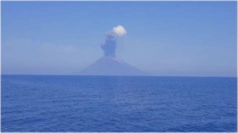 Stromboli Nuova Eruzione Del Vulcano Alle 4 Allerta Arancione Sull Isola