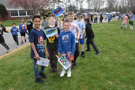 Arrowhead Elementary School walks for autism awareness | TBR News Media