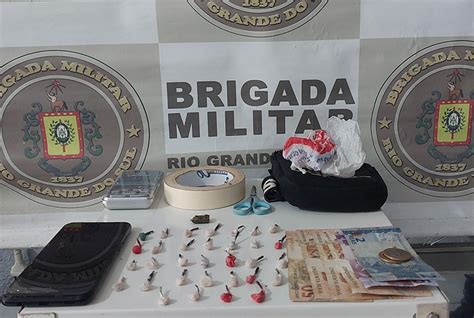 Homem Tenta Fugir Mas é Preso Pela Brigada Militar Por Tráfico De