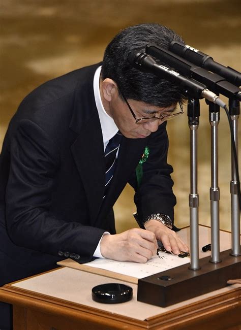 証人喚問：佐川氏「官邸の指示なし」改ざんは「理財局」 写真特集1123 毎日新聞