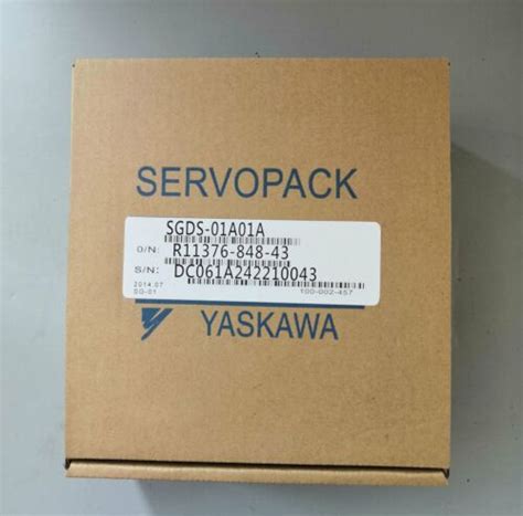 1PC YASKAWA SGDS 01A01A AC SERVO Driver SGDS01A01A New In Box Expedited