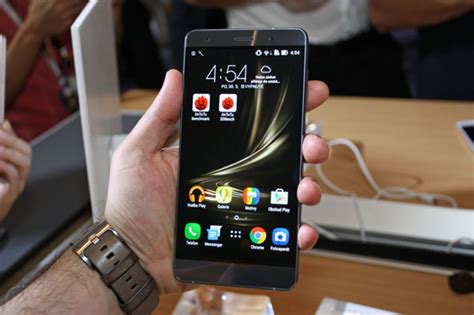 Asus Zenfone Deluxe Zs Kl In Italia A Ma Con Qualcomm