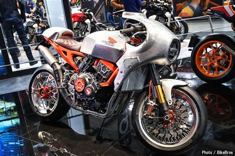 Honda CB1000RS Cafe Racer Berbasis CB4 Interceptor Concept 45 OFF