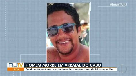 Homem morre e idosa fica ferida em acidente de trânsito em Arraial do