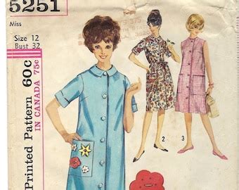 1960s Misses A Line Dress With Front Zipper Closing House Dress