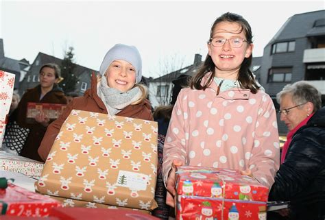 Radevormwald Schüler beschenken bedürftige Familien