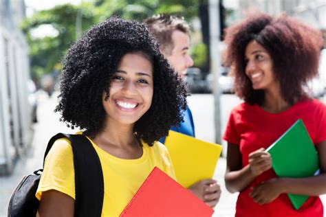 Programme Axiata Digital Leaders Pour Les Jeunes Enti Rement