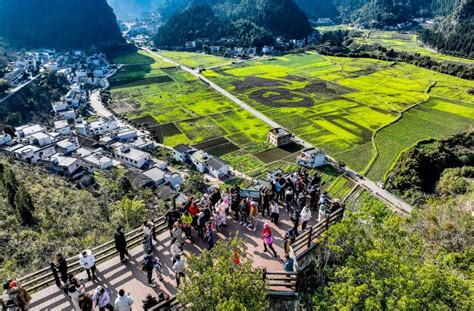 春节假日期间 全省六十家重点监测景区接待游客近三百万人次 今日兴闻