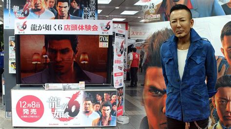 Ryu Ga Gotoku 6 Tgs 2016 Demo And Nagoshi Signing At Bic Camera Yakuza Fan