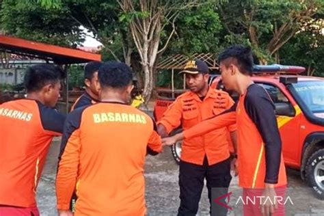 Basarnas Ternate Cari Nelayan Hilang Di Perairan Morotai ANTARA News